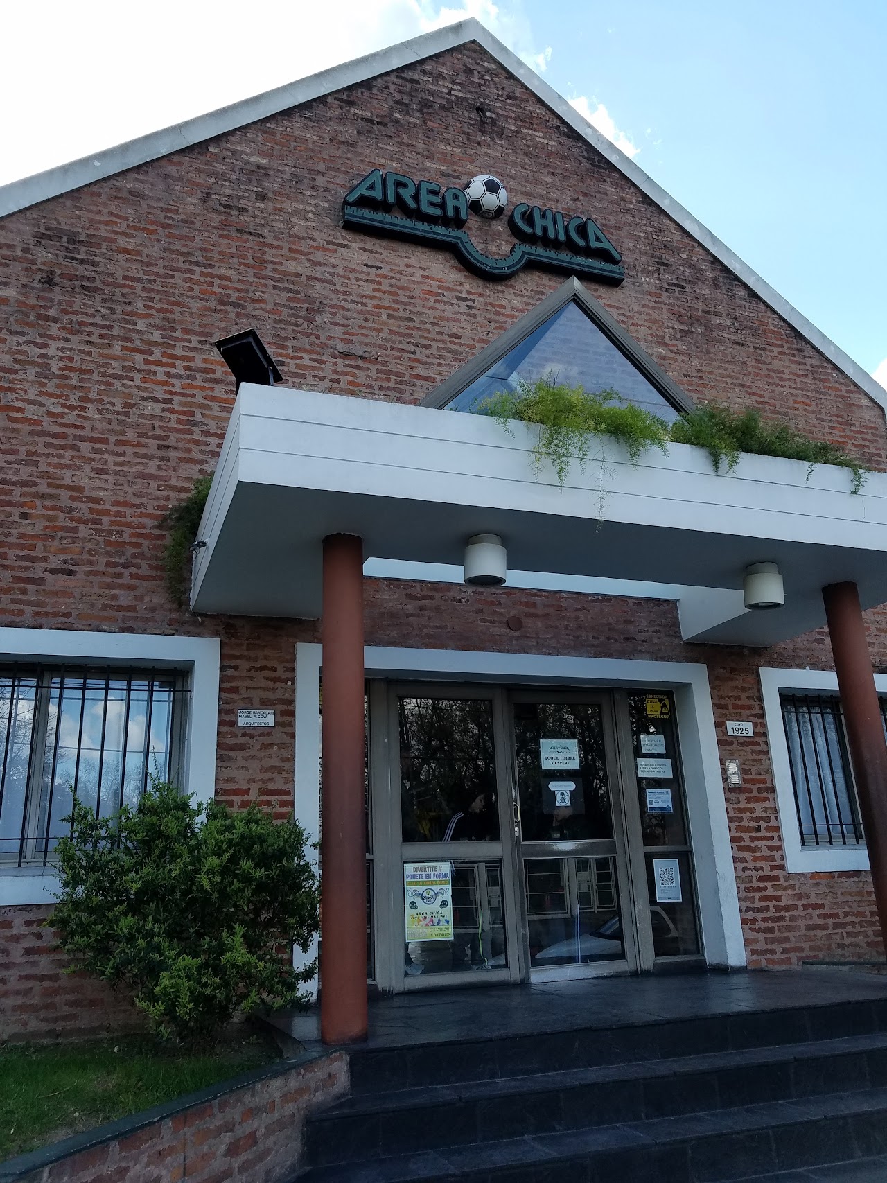 Fachada de Área Chica